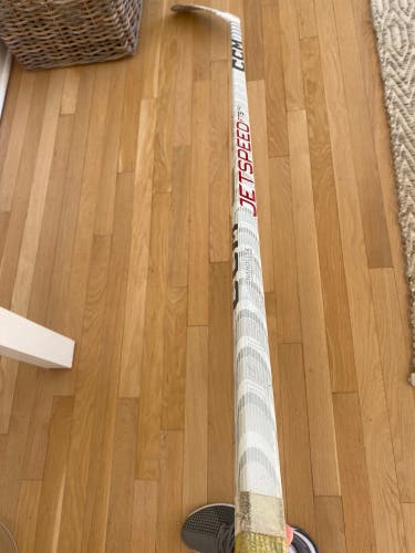 Senior Right Handed P28  JetSpeed FT5 Pro Hockey Stick