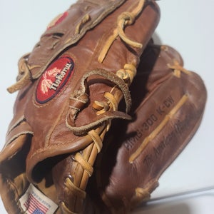 Used Right Hand Throw Nokona AMG 300K -CW Baseball Glove 11.5"