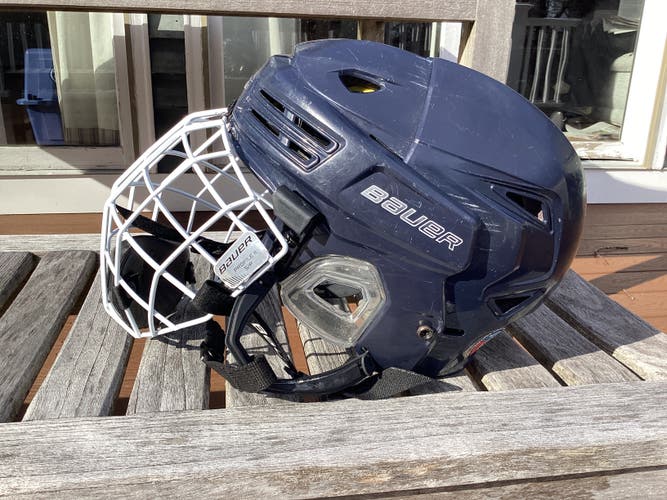 Used Small Bauer Re-Akt 200 Helmet