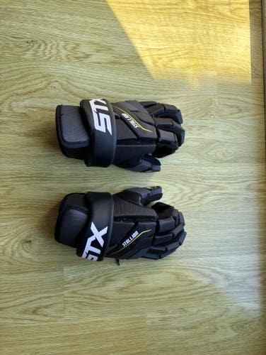 Used  STX Large Stallion 200 Lacrosse Gloves