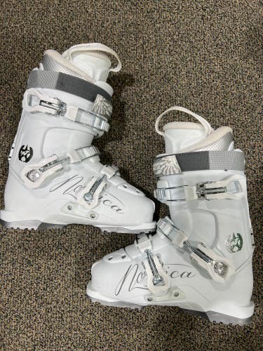 Used Women's Nordica Ski Boots