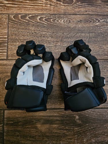 Used Warrior Burn Next Lacrosse Gloves Small