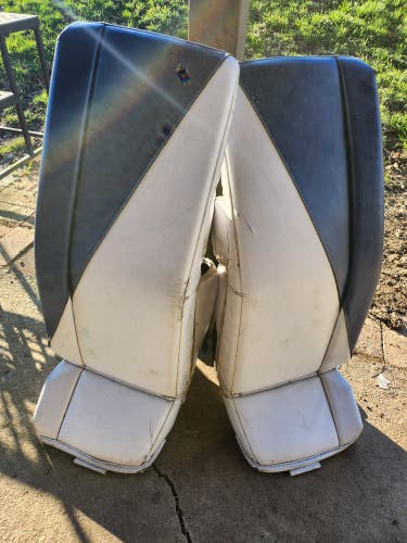 Used Senior Small Bauer Supreme S170 Goalie Leg Pads