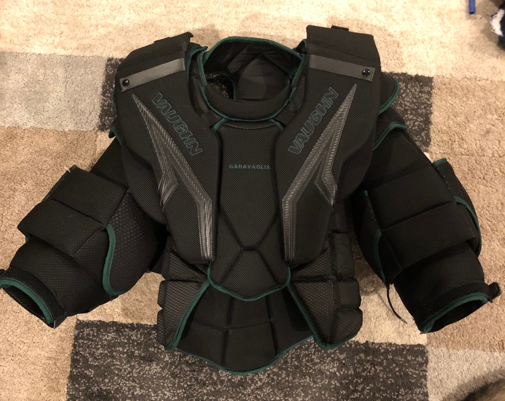 Used Large Body M Arms Vaughn Pro Stock SLR3 Pro Carbon Goalie Chest Protector
