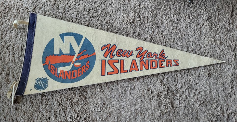 Vintage New York Islanders Souvenir Pennant