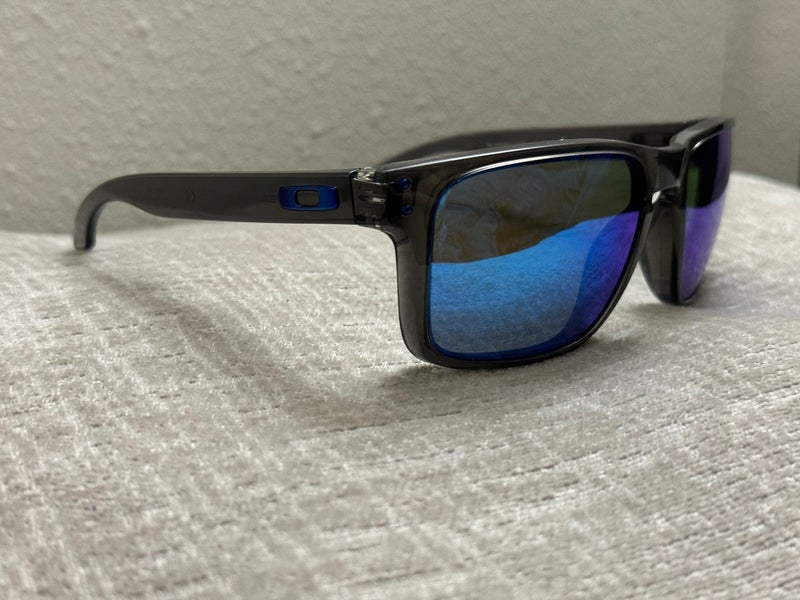 Blue Adult XL Oakley Sunglasses
