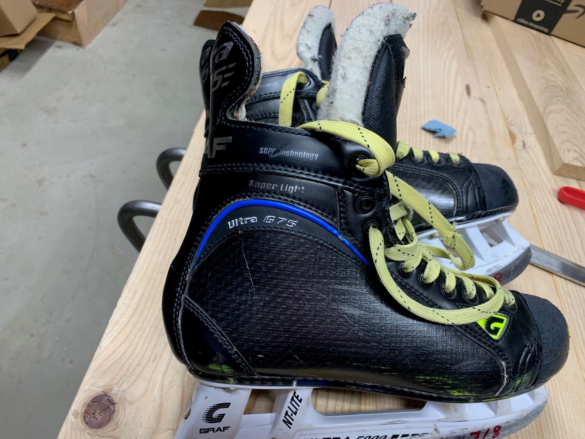 Senior Used Graf Ultra G75 Hockey Skates 7.5 with second set of runners