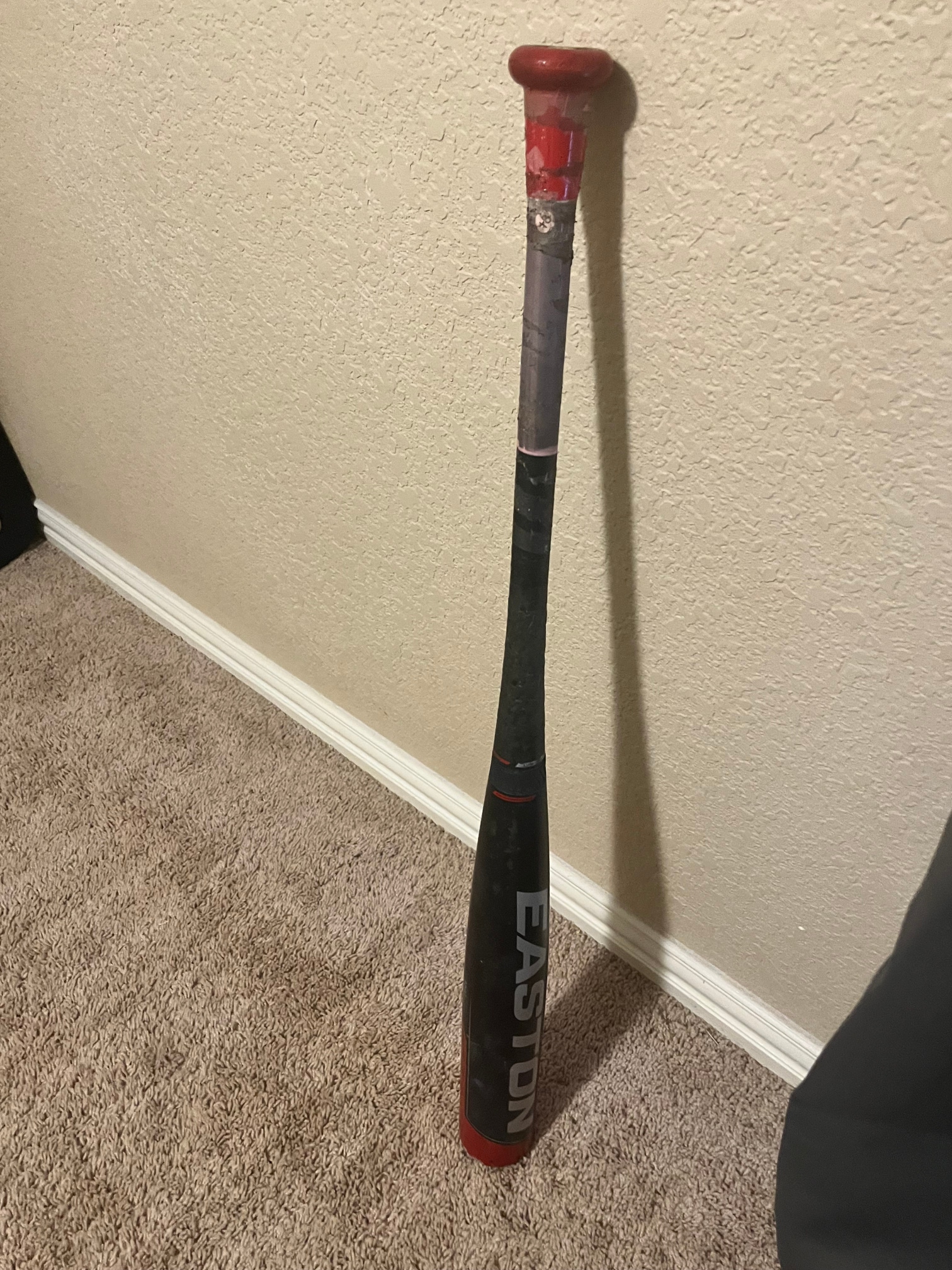 Used BBCOR Certified Easton Hype Comp Bat (-3) 30 oz 33"