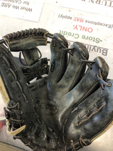 Used Right Hand Throw 11.5" A2000 Baseball Glove