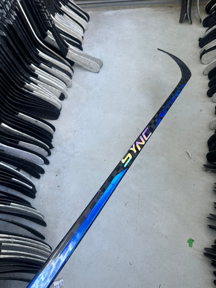 Senior Right Handed P92 Pro Stock BAUER SYNC Hockey Stick
