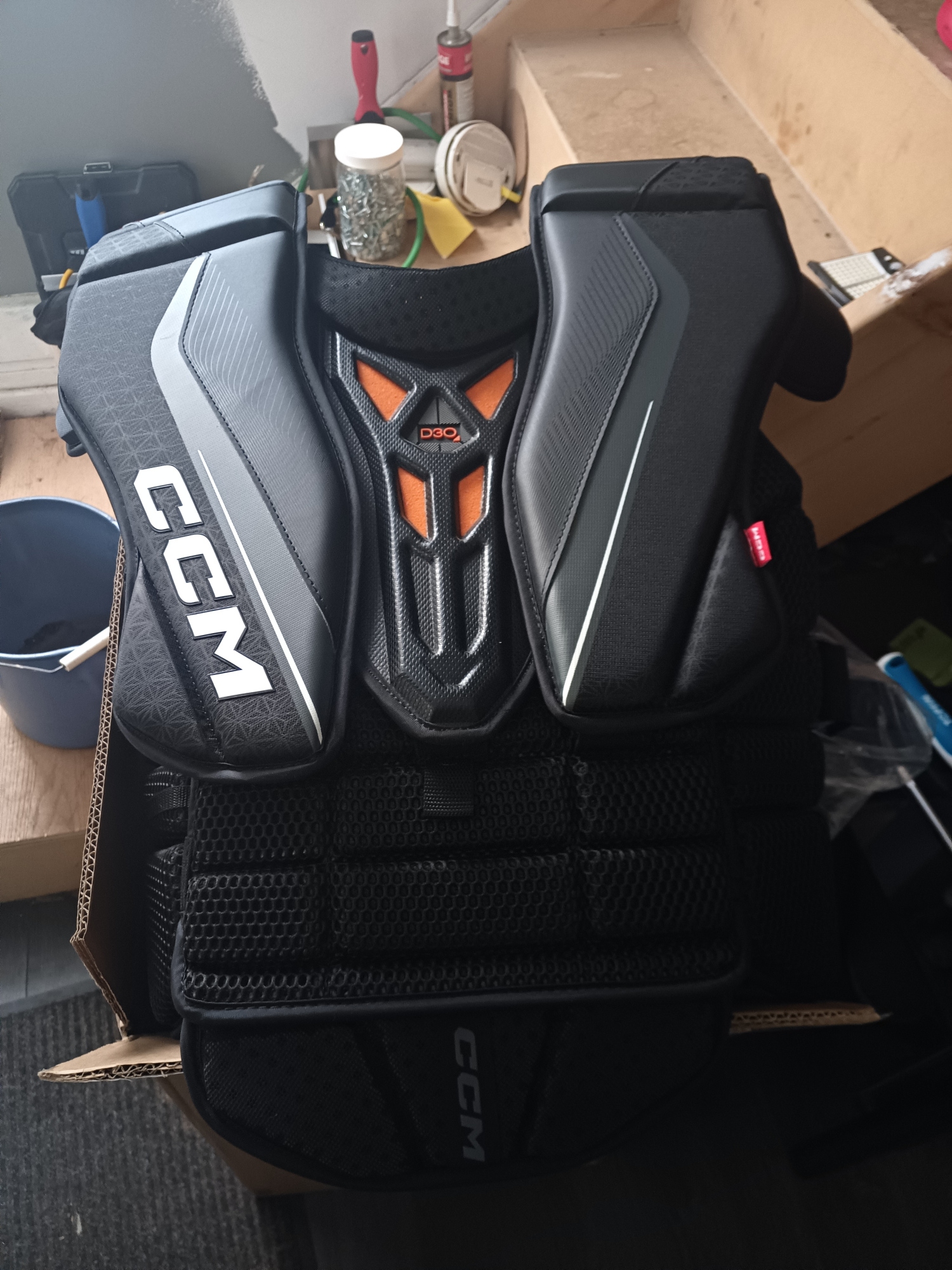 New Small CCM EFLEX 6 Goalie Chest Protector Pro Stock