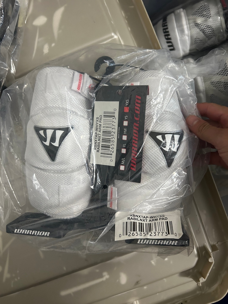 Warrior lacrosse elbow pads youth, extra small