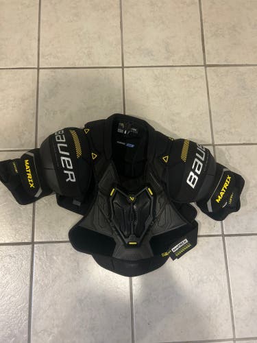 Bauer supreme matrix shoulder pads senior
