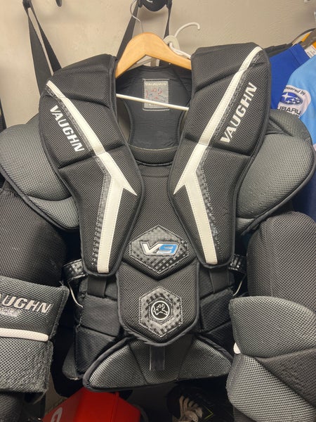 Used Medium Vaughn Velocity V9 Goalie Chest Protector