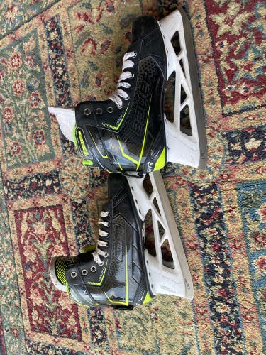 Used Bauer Regular Width 7 GSX Hockey Goalie Skates