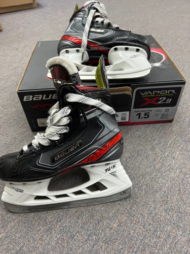 Junior Bauer Regular Width Size 1.5 Vapor X2.9 Hockey Skates