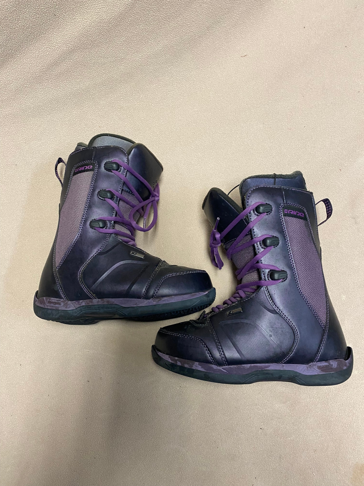 Women's Used Size Women's 6.5 Intuition Donna Snowboard Boots All Mountain