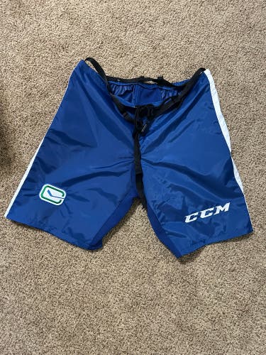 Canucks large player pant shell