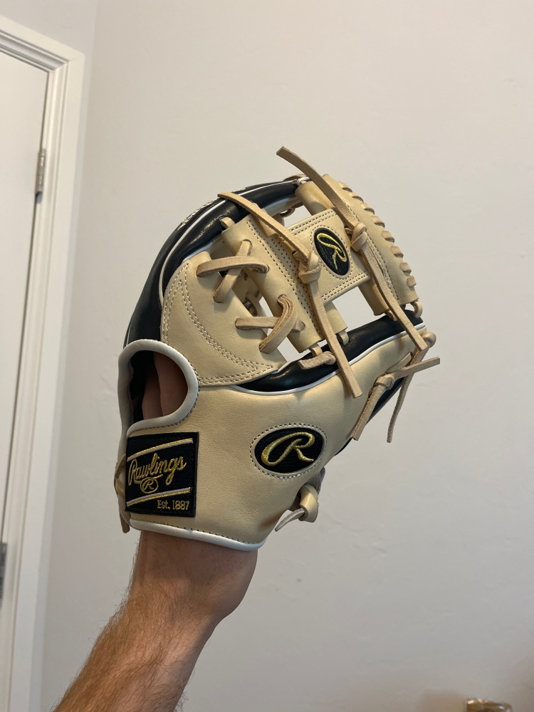 Rawlings heart of the hide 11.5 brand new baseball glove