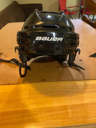 Like New Medium Bauer Re-Akt 75 Helmet
