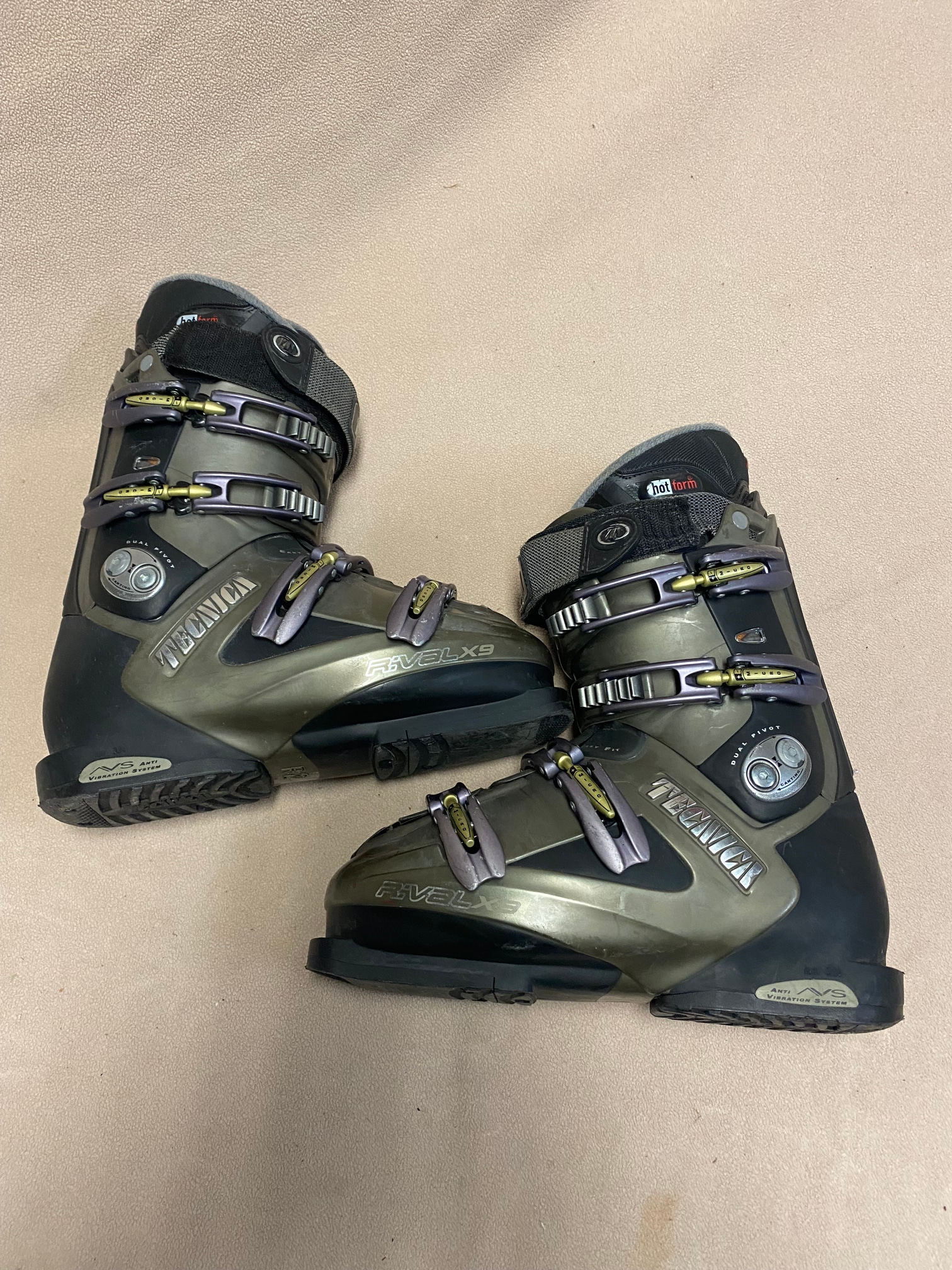 Unisex Used Tecnica Reval X9 Ski Boots