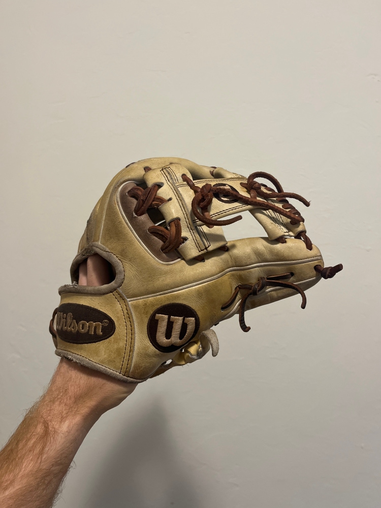 Wilson a2000 1786 11.5 baseball glove