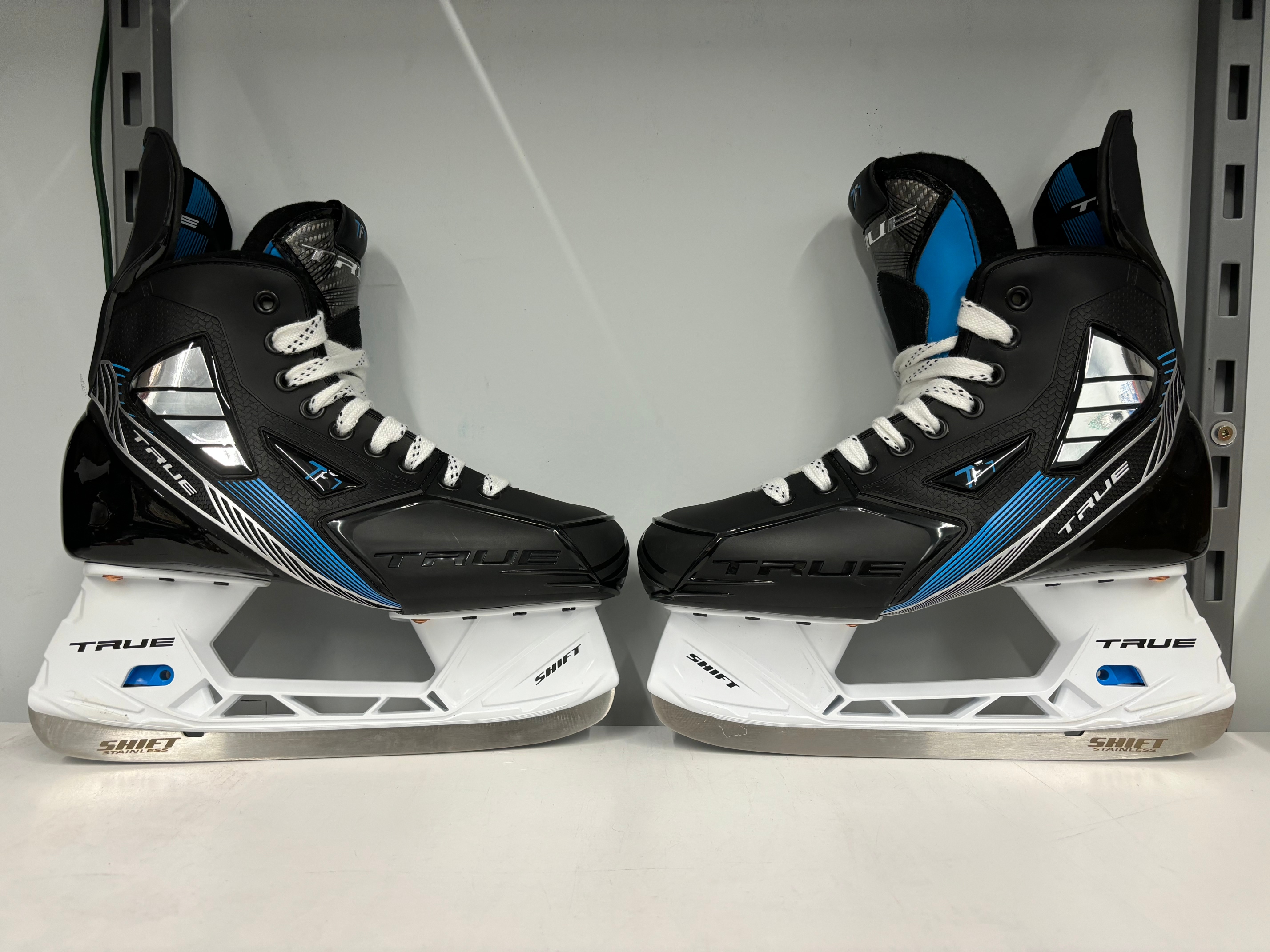 New Senior True TF7 Hockey Skates Size 6