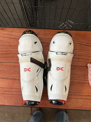 Used Bauer 13" Vapor 2x Shin Pads