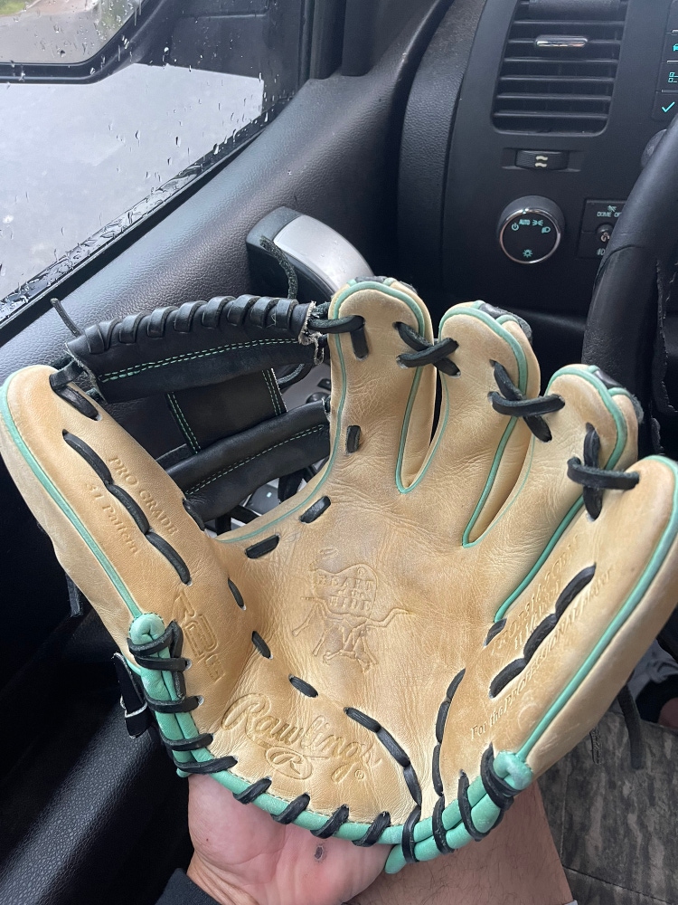 2020 Right Hand Throw 11.5" Heart of the Hide Baseball Glove