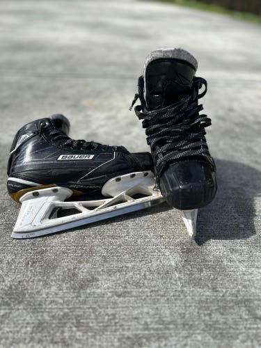 Junior Bauer Supreme S190 Regular Width Size 4.5 Hockey Goalie Skates