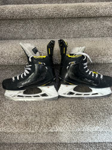 Bauer Regular Width Size 4 Supreme M4 Hockey Skates