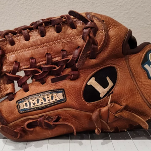 Used Louisville Slugger Left Hand Throw Infield OMAHA PRO Baseball Glove 11.5"