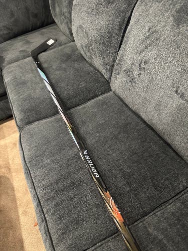P28 70 Flex Senior Right Handed P28 Proto-R Hockey Stick