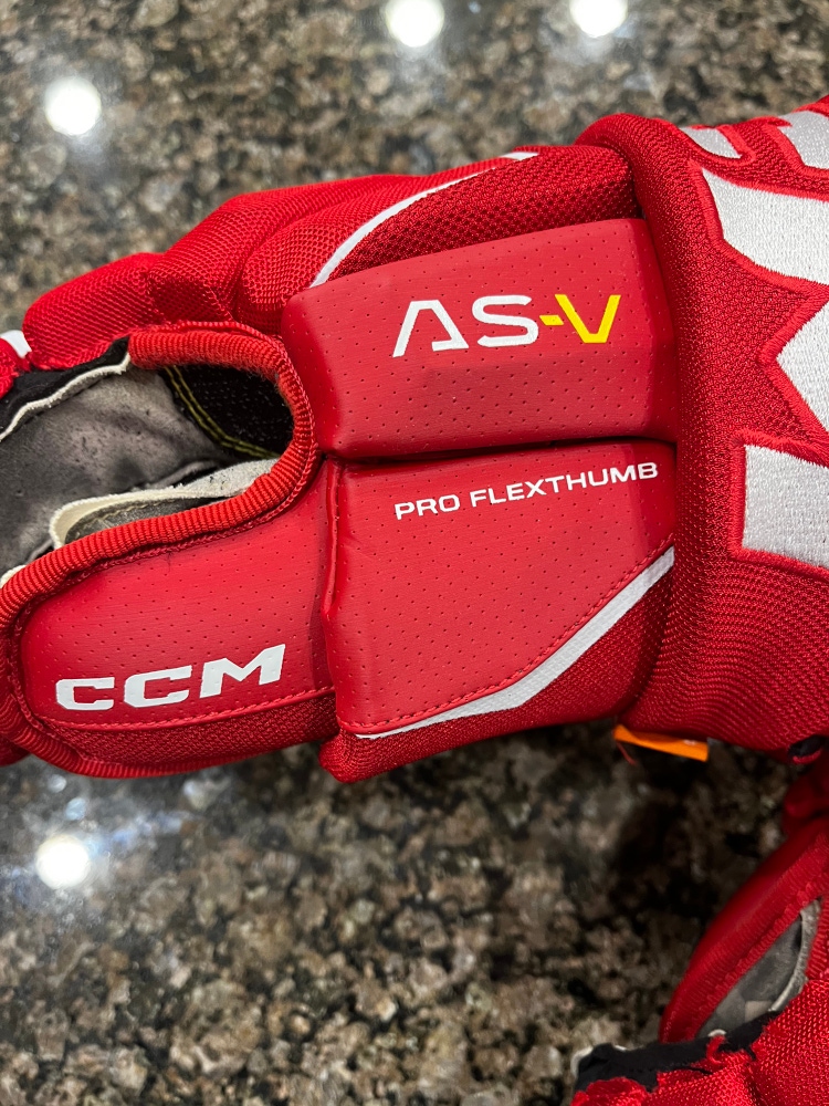 CCM 14"  Tacks AS-V Gloves