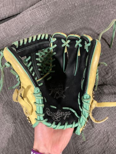 2022 Infield 11.5" Heart of the Hide Baseball Glove