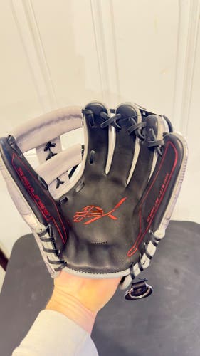 11.75" Rawlings REV1X Carlos Correa REV205-19B