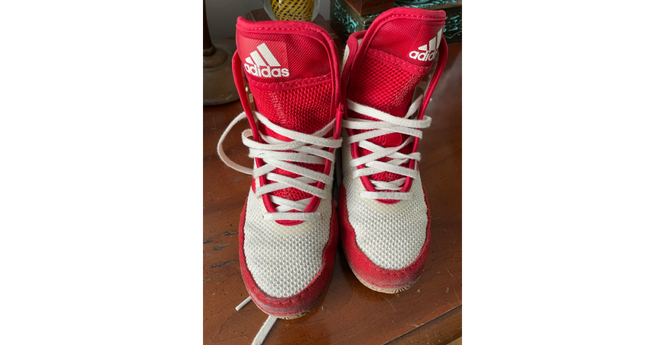 Adidas youth wrestling shoes Size 2.5