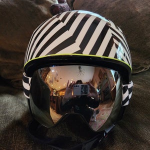 2023 HEAD Razzle Race Helmet and Goggles, Medium, FIS Legal, Barely Used