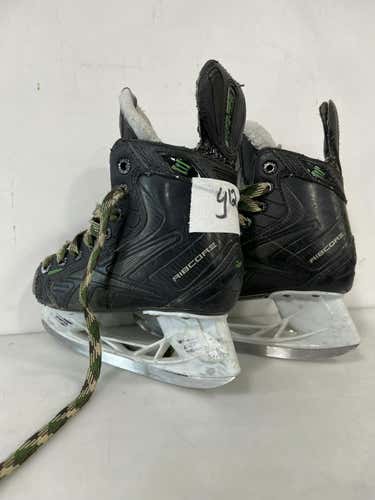 Used Ccm Ribcore Youth 12.0 Ice Hockey Skates
