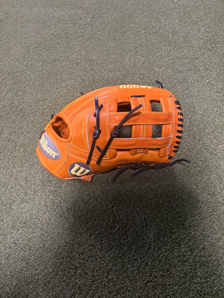 Wilson A2000 Outfield Baseball Glove