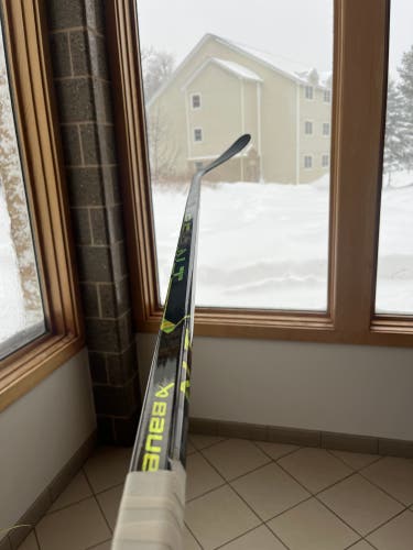 Senior Right Handed P28  Ag5nt Hockey Stick