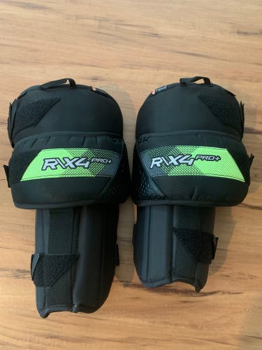 Warrior R\X4 Pro + Knee Guards
