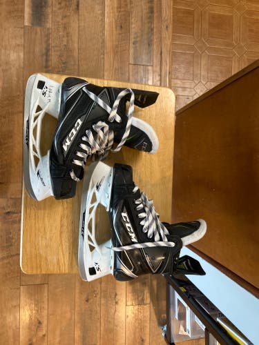 Senior CCM Regular Width Size 6 RibCor 76K Hockey Skates
