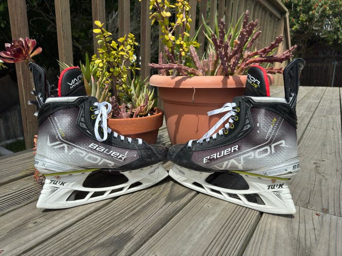 Used Bauer Regular Width 7 Vapor Hyperlite Hockey Skates