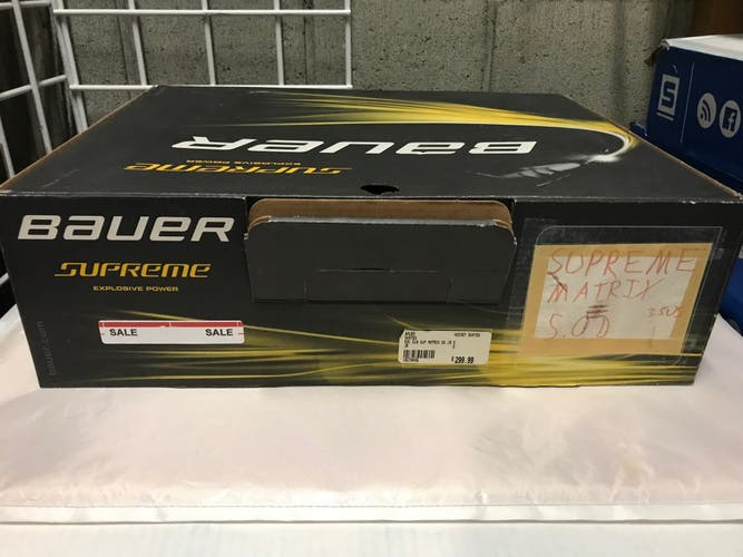 New Intermediate Bauer Supreme S29 Hockey Skates with "Matrix" Upgrades Regular Width Size 5D