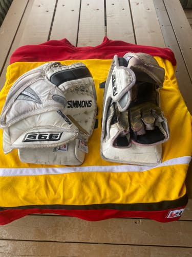 Used Simmons Glove And Blocker Set