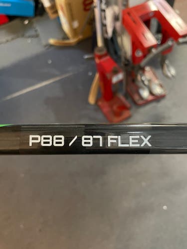 New Senior Left Hand P88 87 Flex Sling Hockey Stick