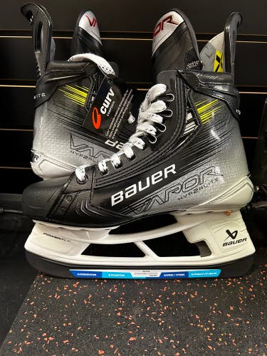 Intermediate Bauer  6 Vapor Hyperlite 2 Hockey Skates