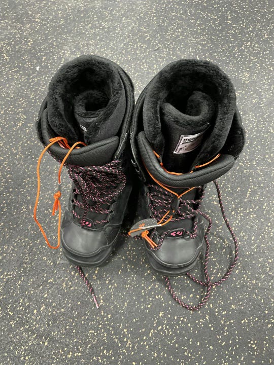 Used Thirtytwo Boots Senior 6.5 Women's Snowboard Boots