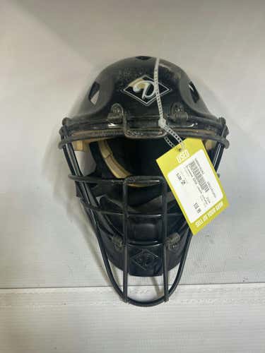 Used Diamond Edge Sm Catcher's Equipment